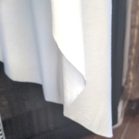 Asymmetrical Hem White Tank Top by Onzie - Picture 6 of 8